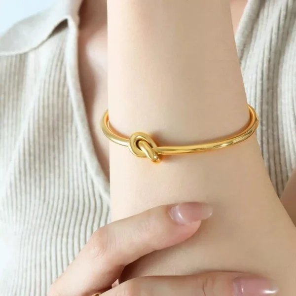 knot bareclet