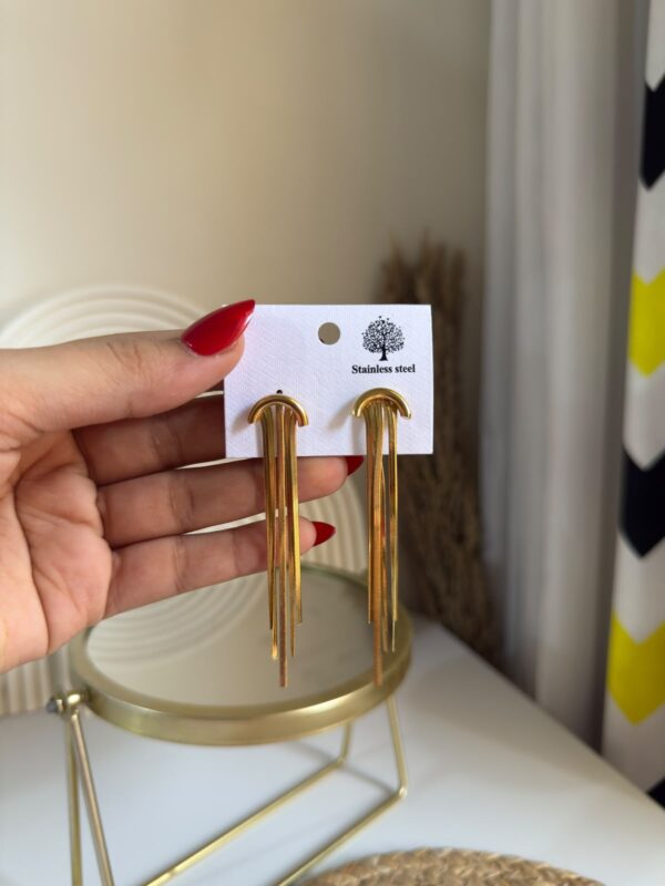 Gold earring