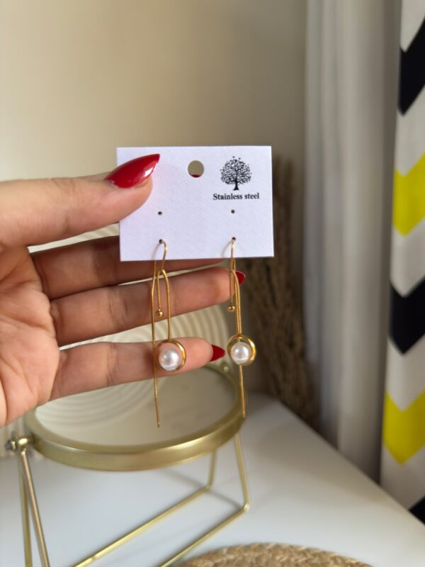 Simple earring