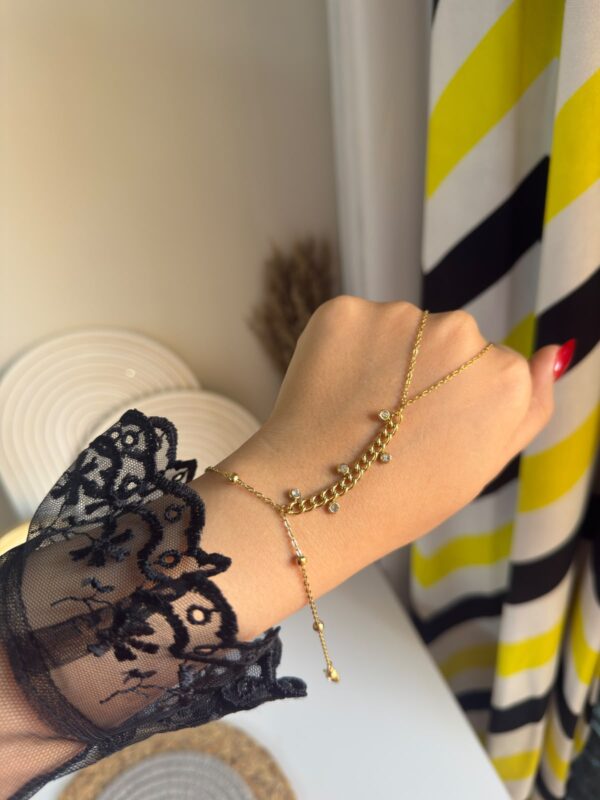 Simple hand chain