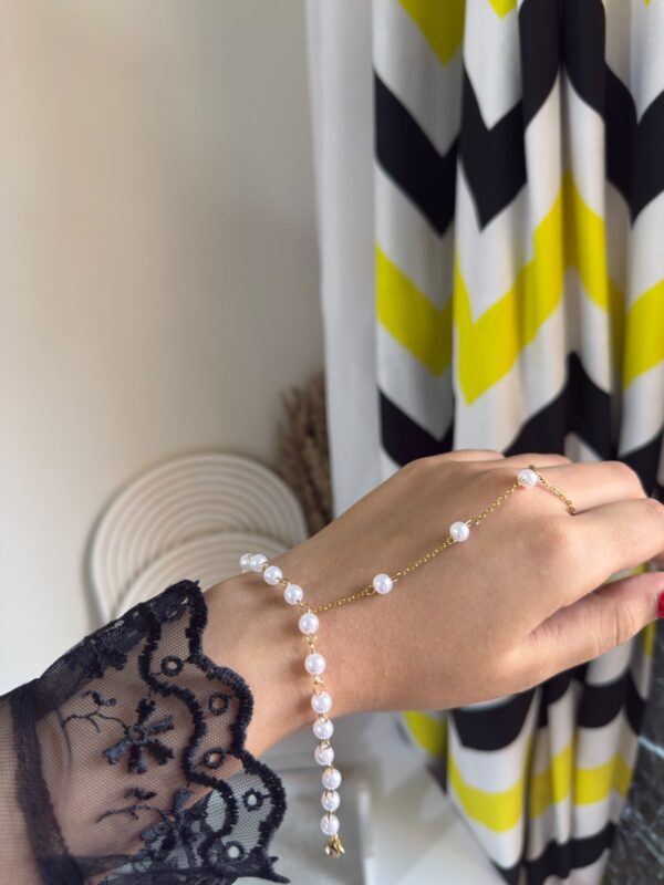 Pearl hand chain